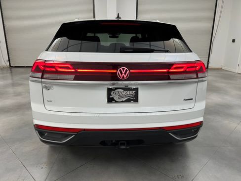 Used 2025 Volkswagen Atlas Cross Sport SE AWD/4WD image 8
