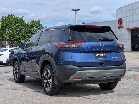 Used 2022 Nissan Rogue SV AWD/4WD image 5