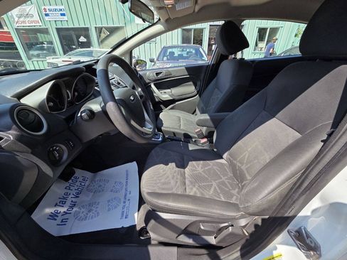 Used 2013 Ford Fiesta SE w/ Super Fuel Economy Pkg FWD image 23