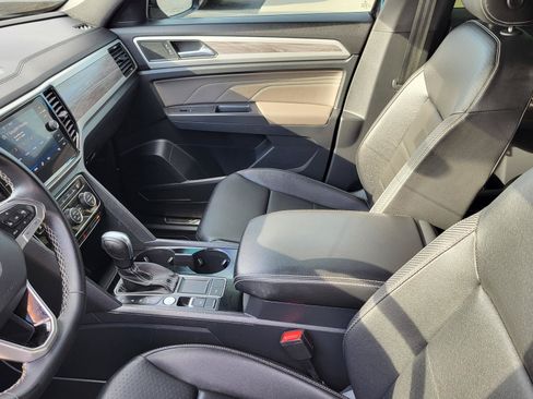 Used 2023 Volkswagen Atlas Cross Sport SE FWD image 30
