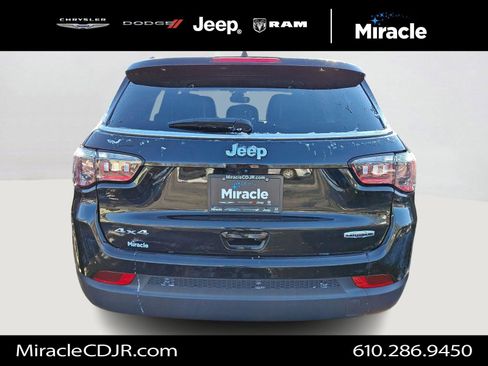 Used 2023 Jeep Compass Latitude image 5