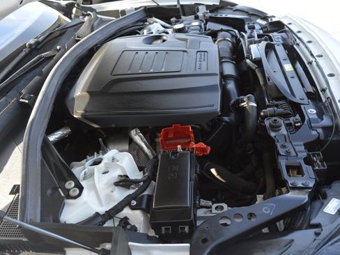 Used 2020 Jaguar F-PACE Premium image 34