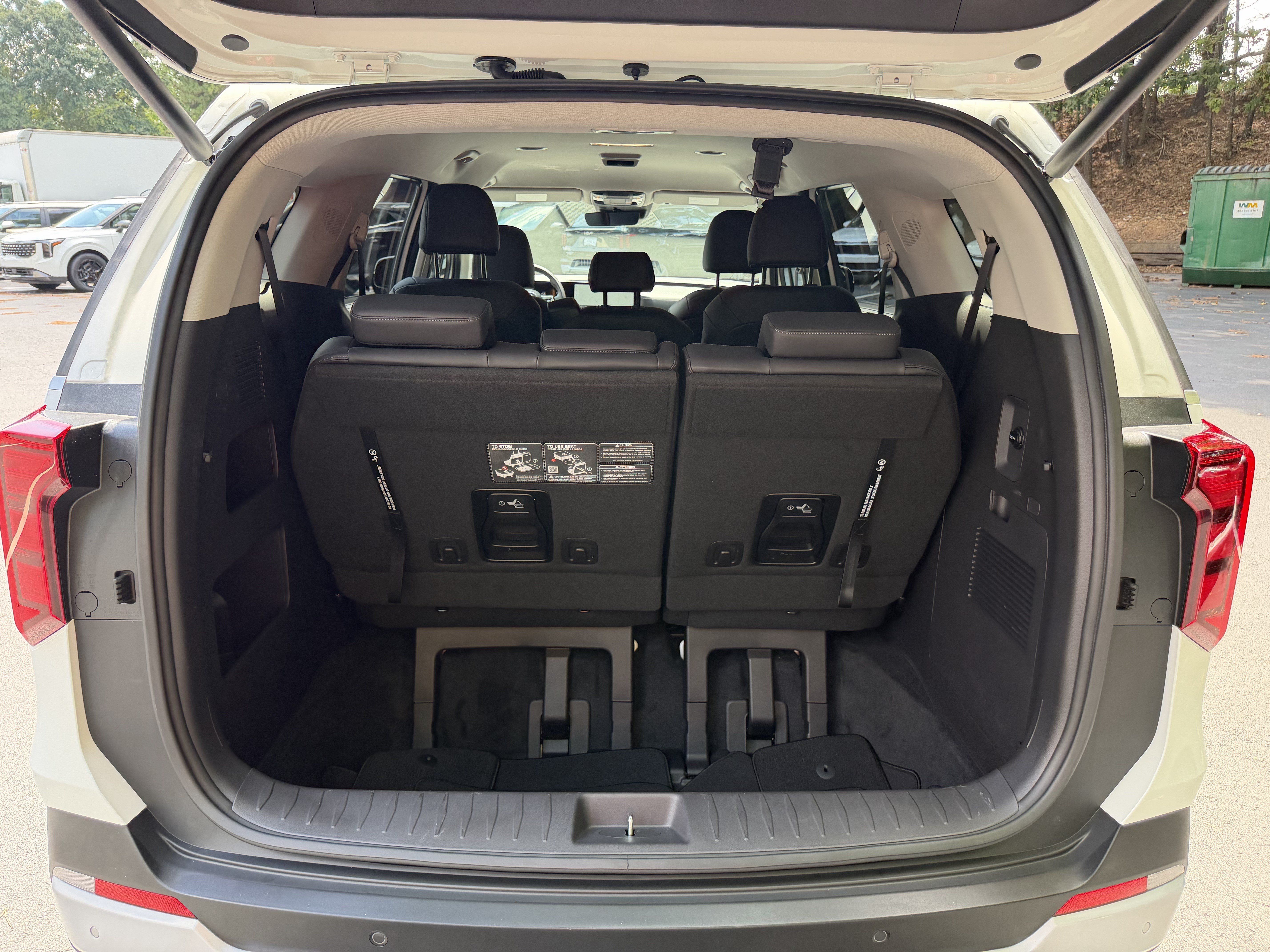 Certified 2026 Kia Carnival EX FWD image 17