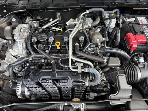 Used 2025 Nissan Altima 2.5 SV FWD image 58