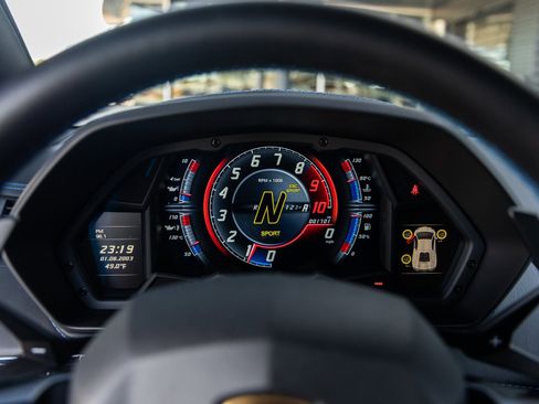 Used 2018 Lamborghini Aventador S image 33