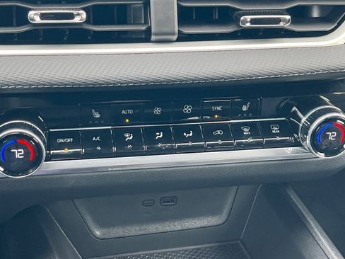 New 2026 Chevrolet Equinox LT w/ Convenience Package II image 18