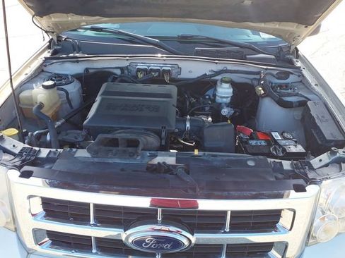 Used 2012 Ford Escape XLT AWD/4WD image 24
