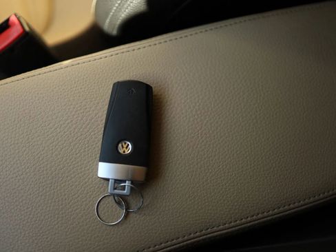 Used 2013 Volkswagen CC Sport Plus FWD image 53