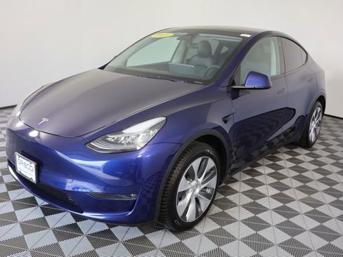 Used 2023 Tesla Model Y Long Range AWD/4WD image 4