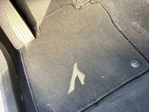 Used 2025 Volvo XC60 B5 Plus image 17