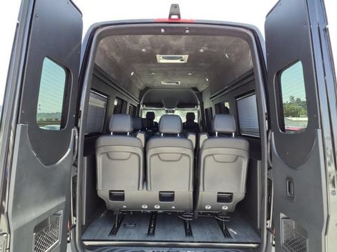 Used 2023 Mercedes-Benz Sprinter 2500 image 25