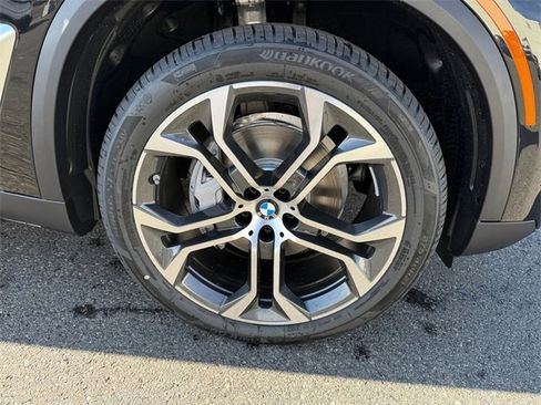 New 2026 BMW X5 xDrive40i w/ Climate Comfort Package image 16