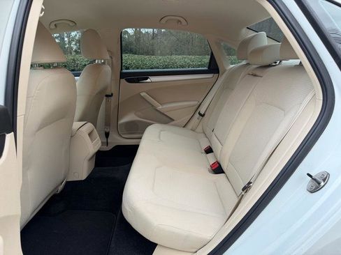 Used 2017 Volkswagen Passat 1.8T S image 22