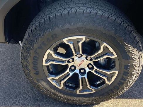 Used 2024 GMC Canyon AT4 image 32