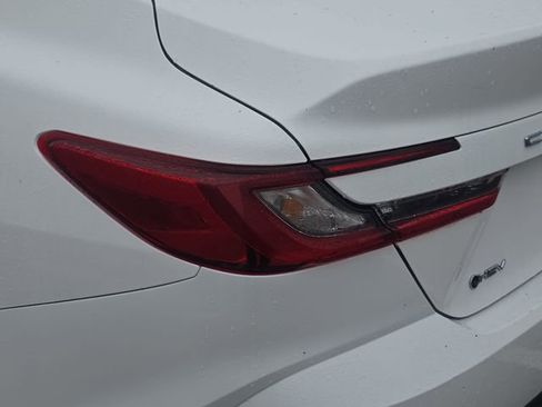 Used 2025 Toyota Camry LE image 33