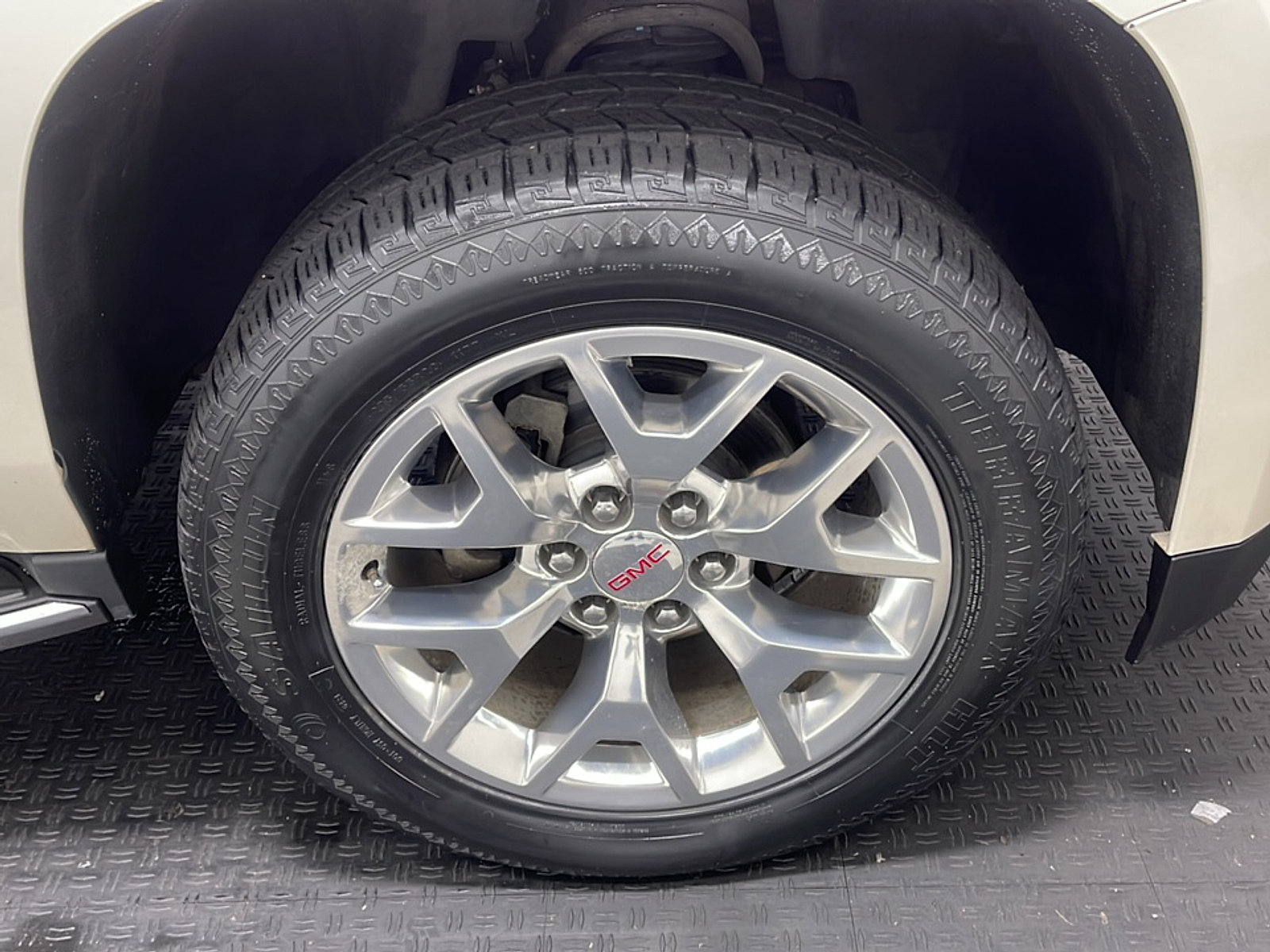 Used 2015 GMC Yukon Denali AWD/4WD image 22