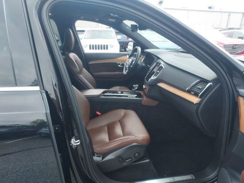 Used 2021 Volvo XC90 T6 Momentum w/ Advanced Package AWD/4WD image 40