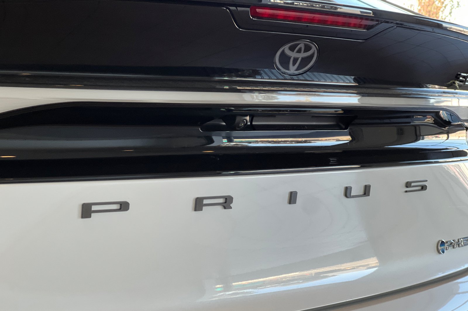 Certified 2026 Toyota Prius Plug-In Hybrid FWD image 27
