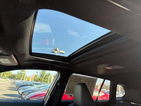 Certified 2024 Toyota Corolla Cross XSE image 10