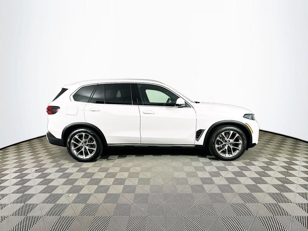 Used 2026 BMW X5 xDrive50e AWD/4WD image 9