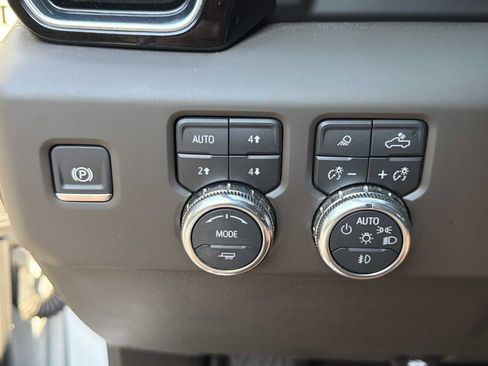Used 2024 GMC Sierra 2500 Denali w/ Denali Reserve Package AWD/4WD image 19