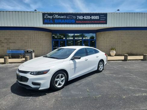 Used 2018 Chevrolet Malibu LS FWD image 1