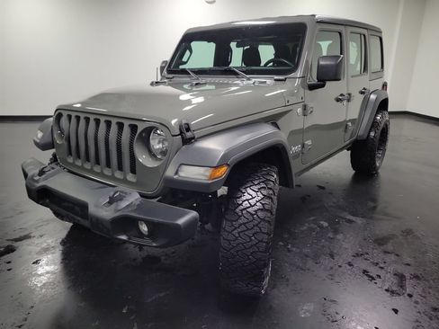 Used 2020 Jeep Wrangler Unlimited Sport AWD/4WD image 5