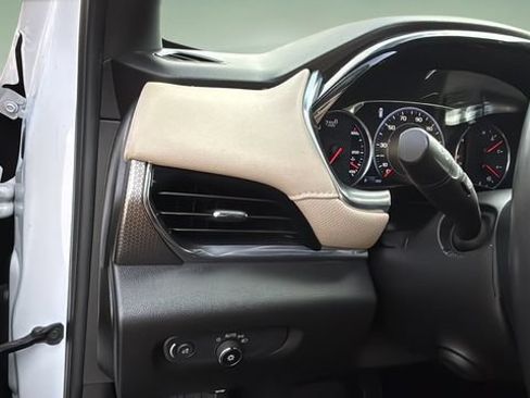 Used 2022 Chevrolet Traverse Premier w/ LPO, Floor Liner Package FWD image 20