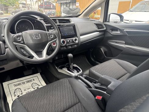 Used 2018 Honda Fit EX image 19