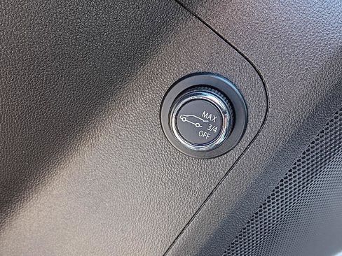 Used 2019 GMC Acadia Denali w/ Technology Package image 9