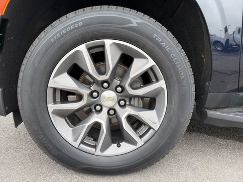 Used 2021 Chevrolet Tahoe LT w/ LT Signature Package image 16