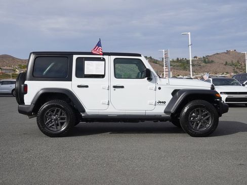 Used 2025 Jeep Wrangler Unlimited Sport AWD/4WD image 3