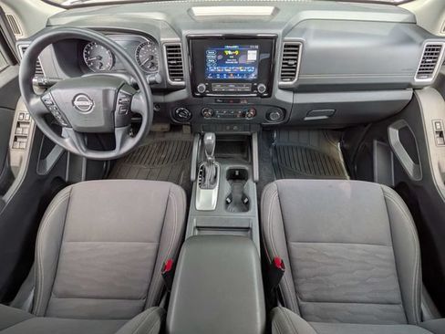 Used 2024 Nissan Frontier SV AWD/4WD image 17
