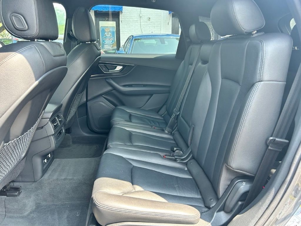 Used 2019 Audi Q7 3.0T Premium AWD/4WD image 16