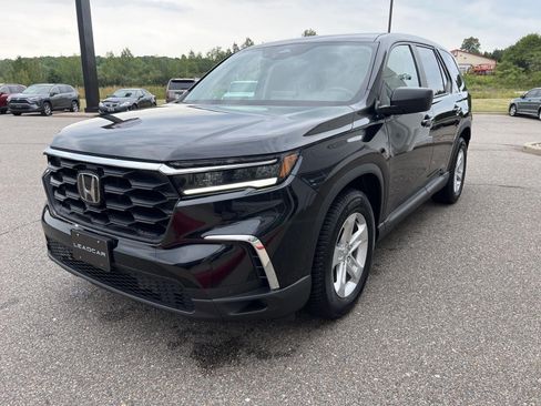 Used 2023 Honda Pilot LX image 6
