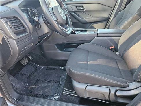 Used 2024 Nissan Rogue S image 15
