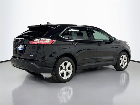 Used 2022 Ford Edge SE image 7