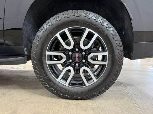 Used 2022 GMC Yukon XL AT4 AWD/4WD image 12