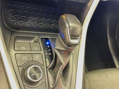 Used 2025 Toyota RAV4 SE AWD/4WD image 25