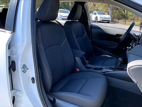 Certified 2025 Toyota Corolla LE image 9