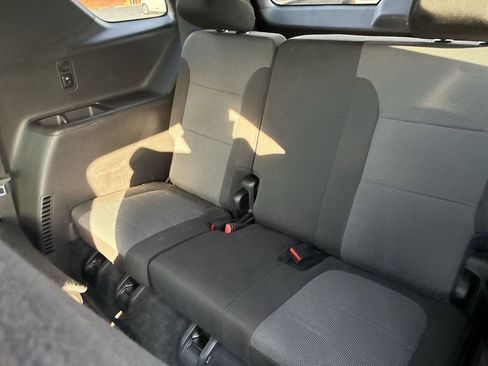 Used 2023 Chevrolet Traverse LT image 20