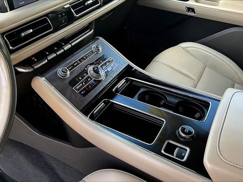 Used 2023 Lincoln Aviator Reserve w/ Equipment Group 201A image 14