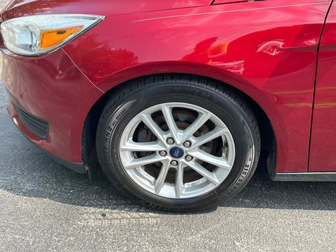 Used 2016 Ford Focus SE w/ SE Power Seat Package image 7