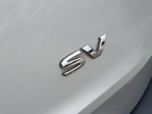 Used 2021 Nissan Rogue SV FWD image 11