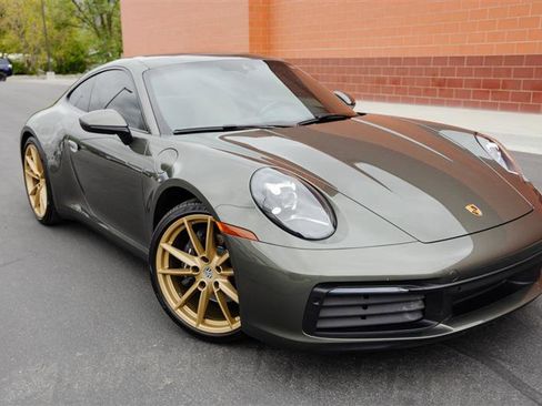 Used 2020 Porsche 911 Carrera RWD image 3