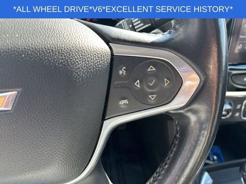 Used 2021 Chevrolet Traverse LT w/ LT Premium Package image 23