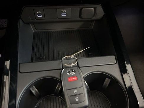 Used 2023 Toyota Prius XLE image 16