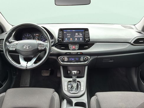 Used 2018 Hyundai Elantra GT w/ Style Package 02 FWD image 15