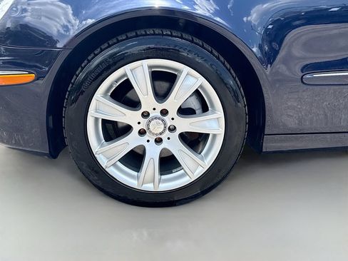 Used 2009 Mercedes-Benz E 350 Sedan image 39