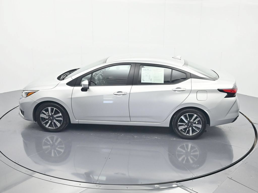 Used 2025 Nissan Versa SV FWD image 35